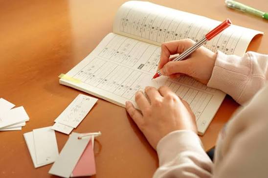 لأول مرة إرشادات خاصة لتدريس اللغة اليابانية في المدارس الليلية